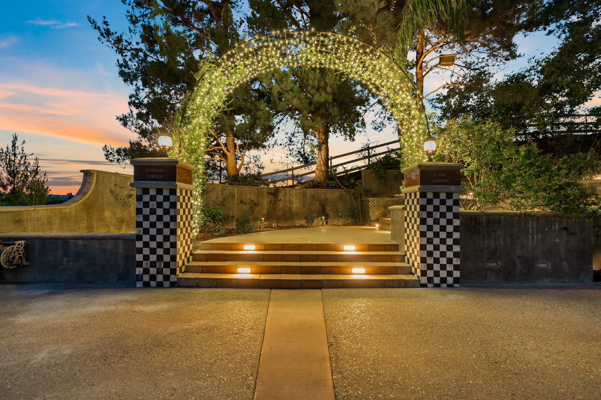 MM Lighted Courtyard Arch copy